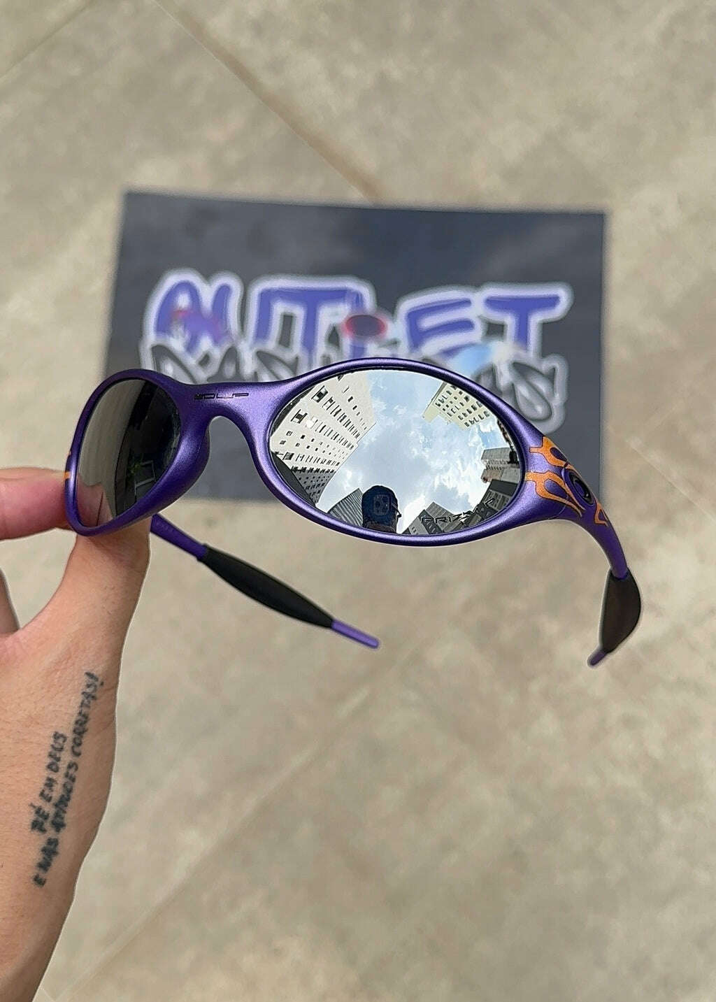 0022DB46-1BA5-42A4-9FE6-64E38F1BDB22