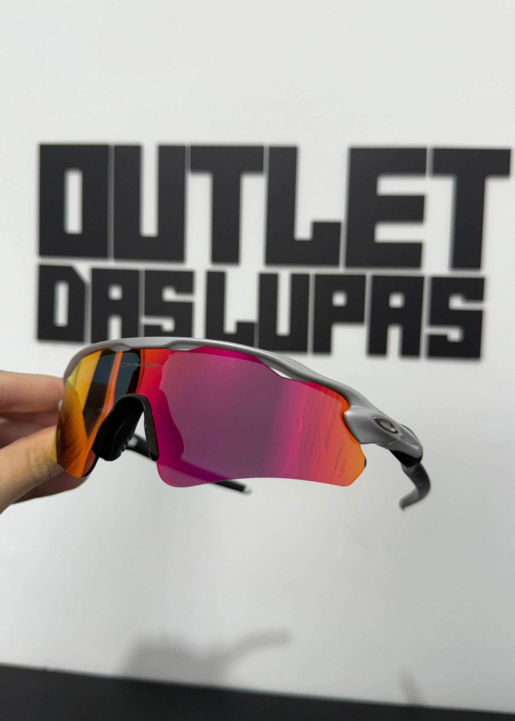 0097EE30-7E1F-489A-9C51-4234F35D3225