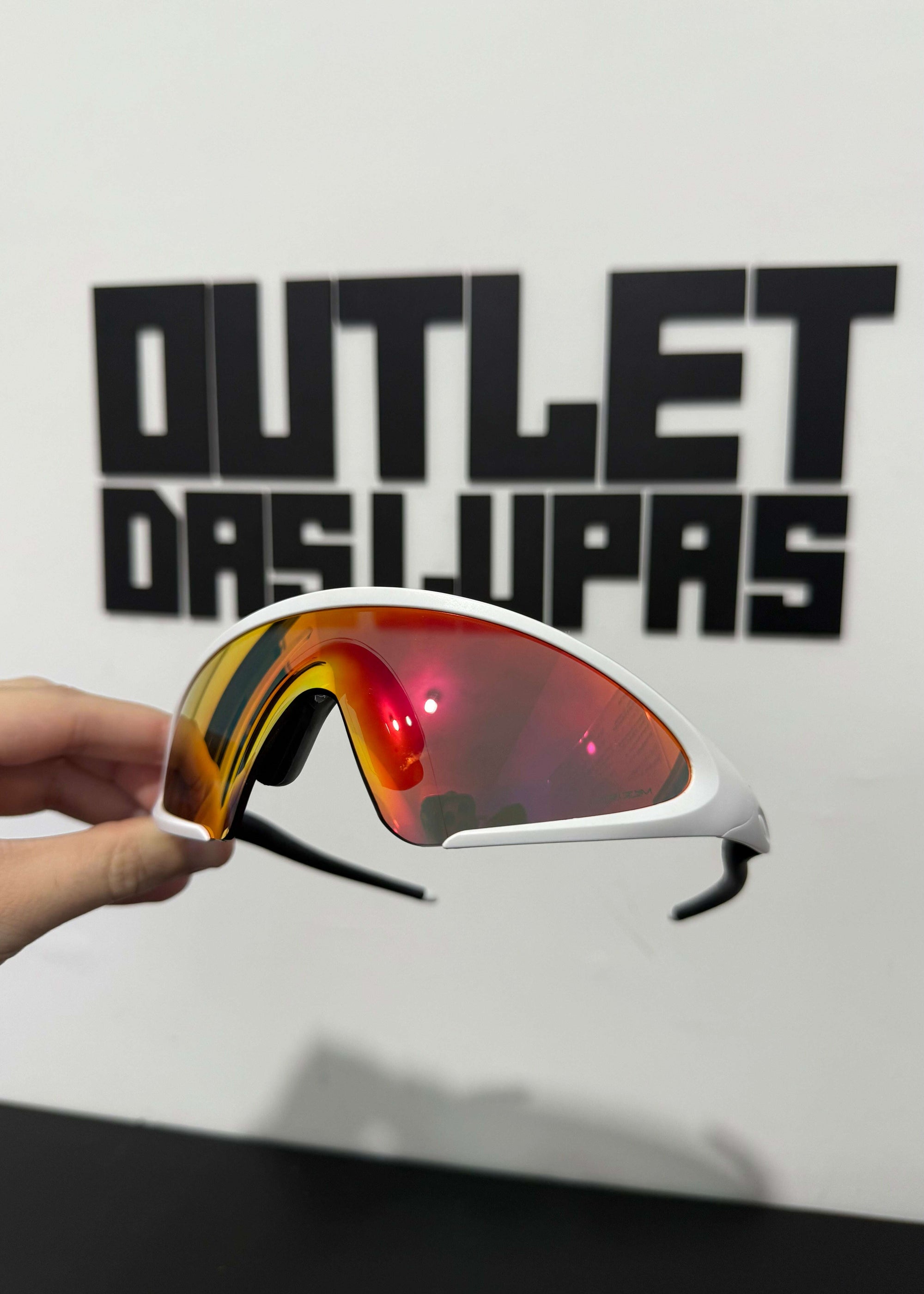 043E5844-B1BC-4DC6-8A65-002695D3635A