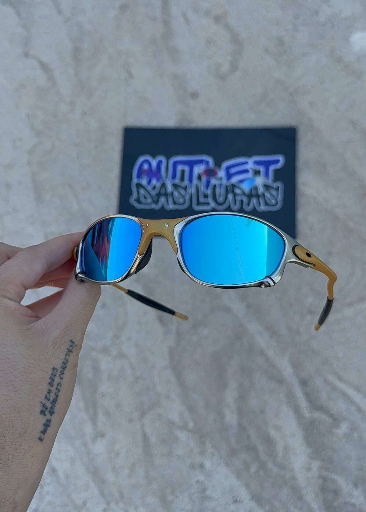 0B570E4F-203F-48AA-AF26-422784602060