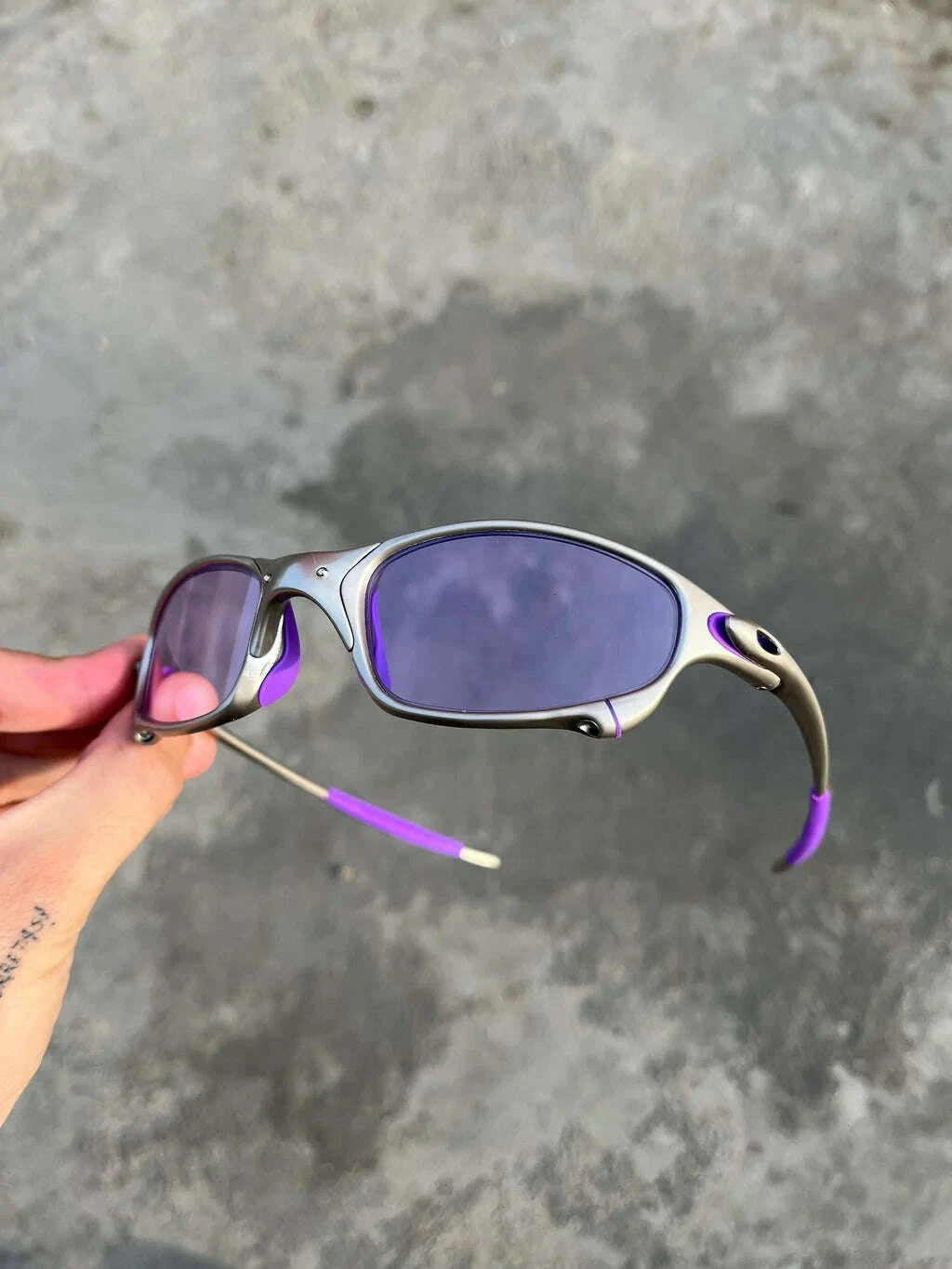 0E2739E9-1686-43C0-90F2-F7550B22BEB9