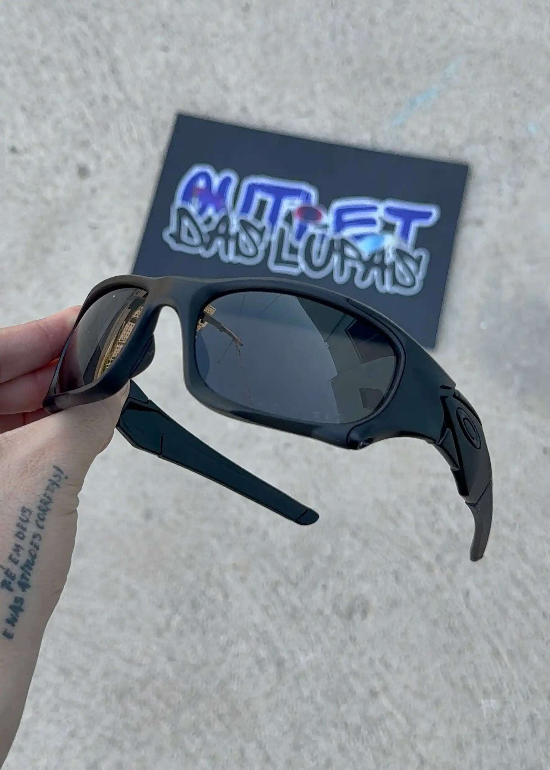 11976A53-7426-4796-B5C7-85A6C7B72B9A