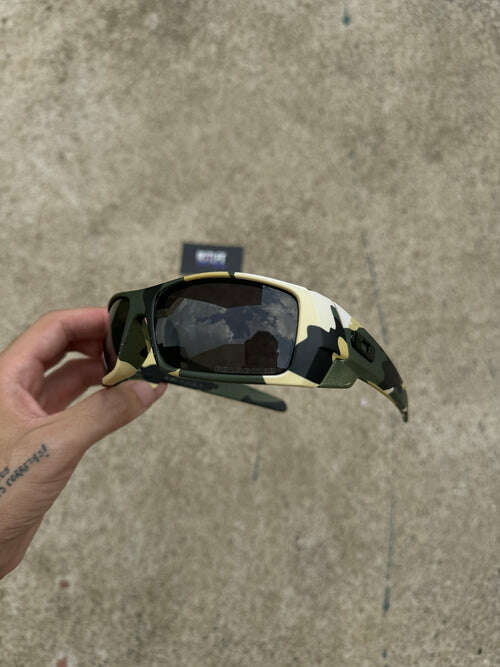 1E650C2C-D001-46EC-8CD5-1CDDE953D770