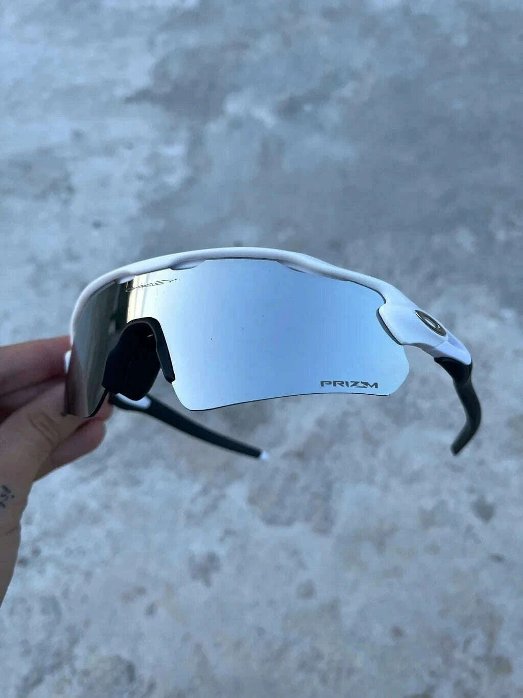 1FDD7608-1F8A-4C9D-A682-F8761C725E79