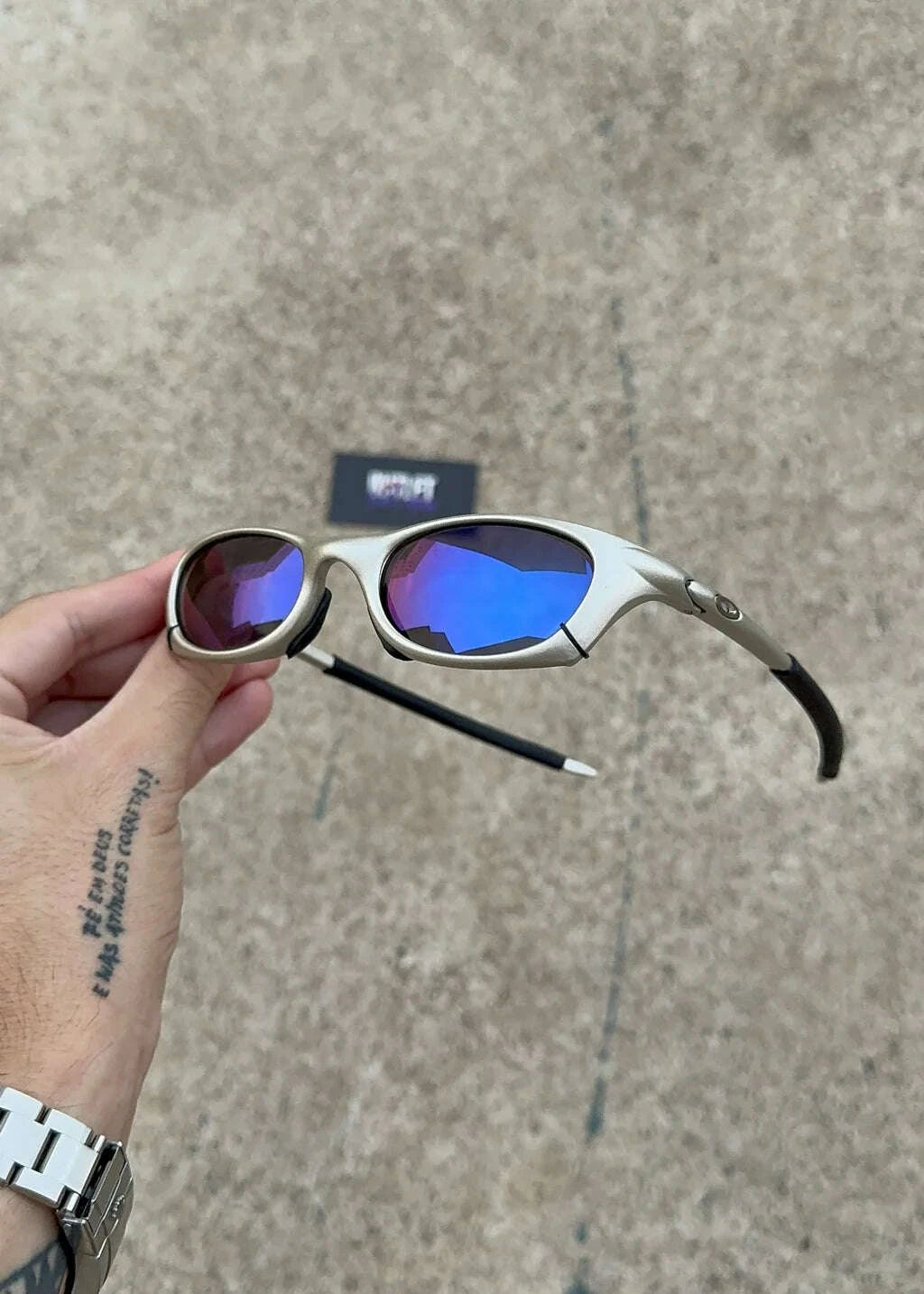 39482A03-6E1C-44B8-8C6E-ECC7B1C4E2B6