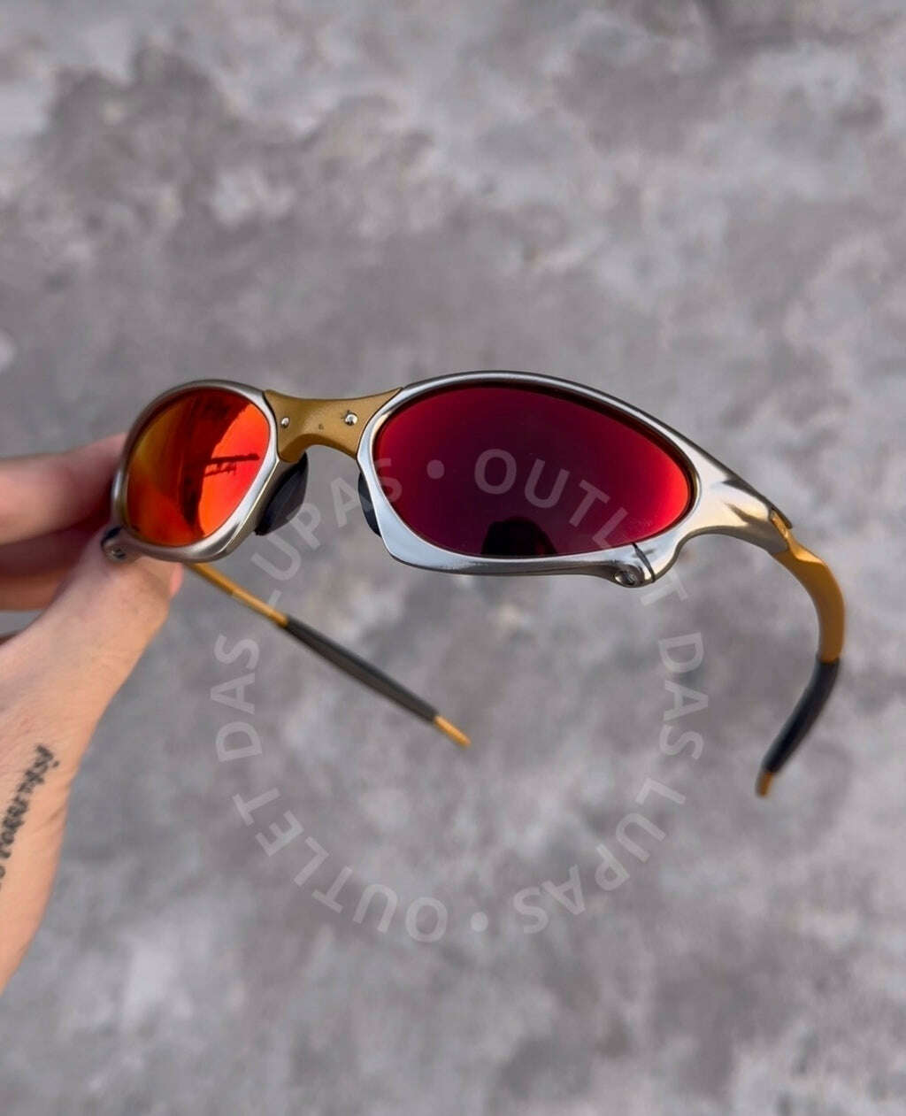 49628EED-3E67-4E3C-BCDE-A1E28CC9BEF6