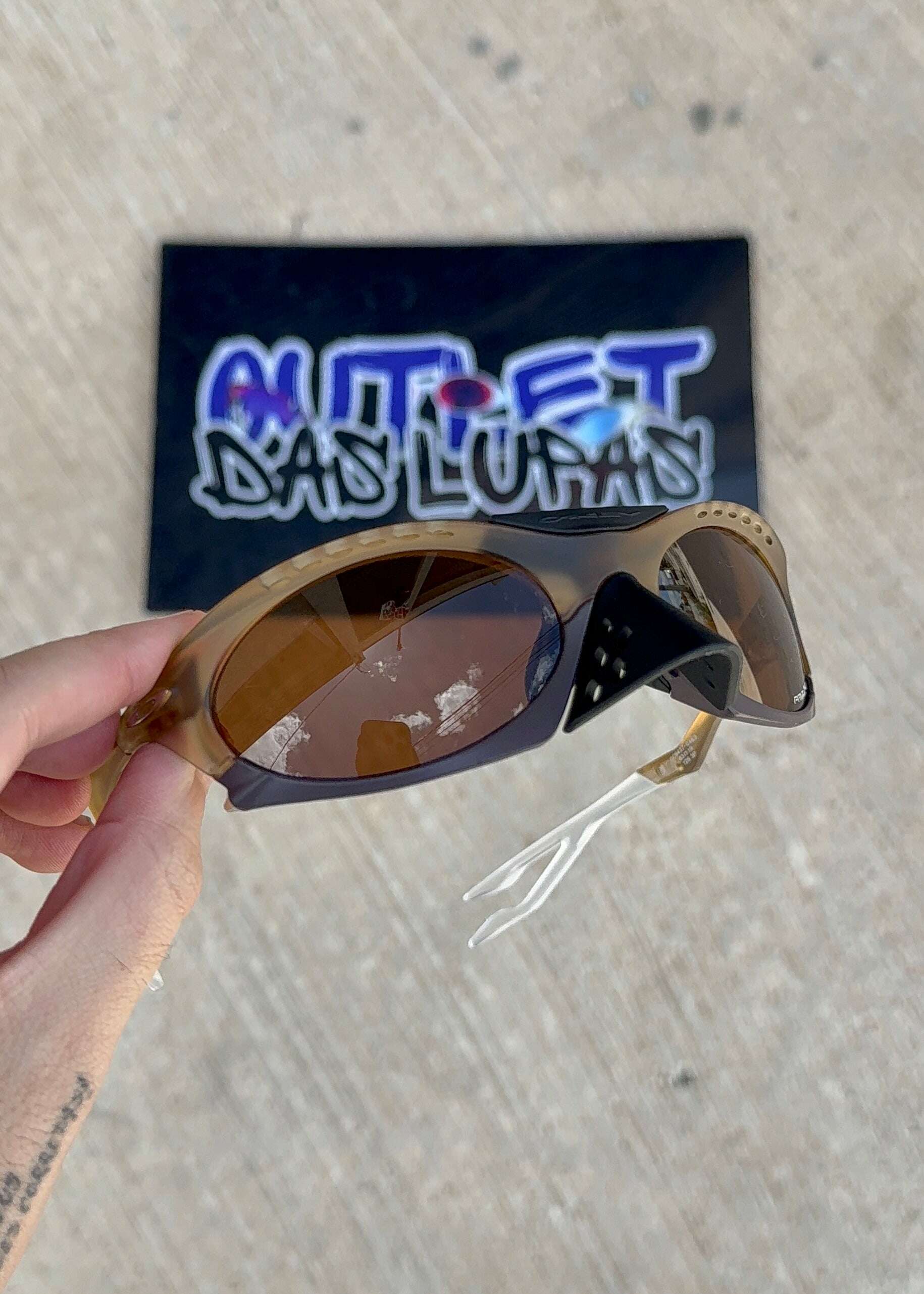 4DAD49BC-D8B0-4095-B74B-8AEF2AF5E289