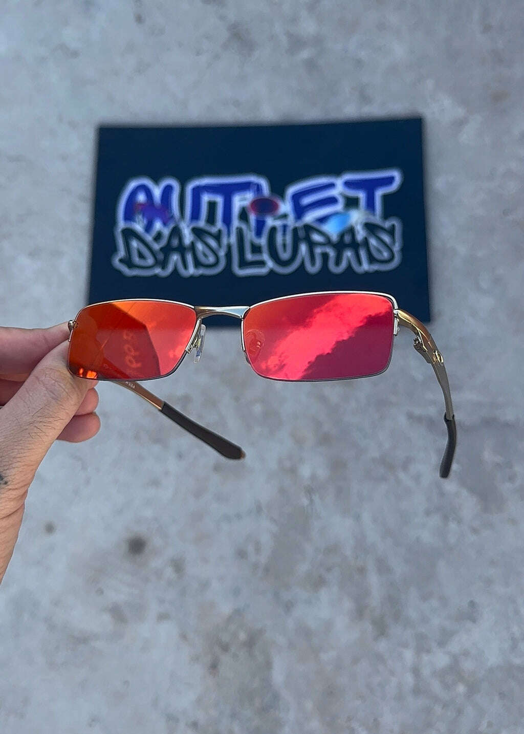 555F9ECB-9543-4191-99F4-6A542331E27F