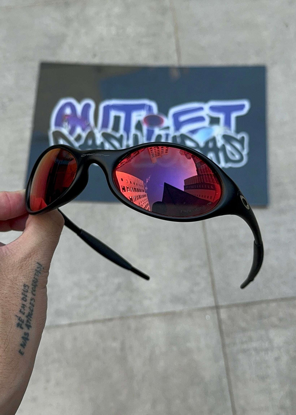 680B5498-6E67-438A-9F82-DDF75CE86951