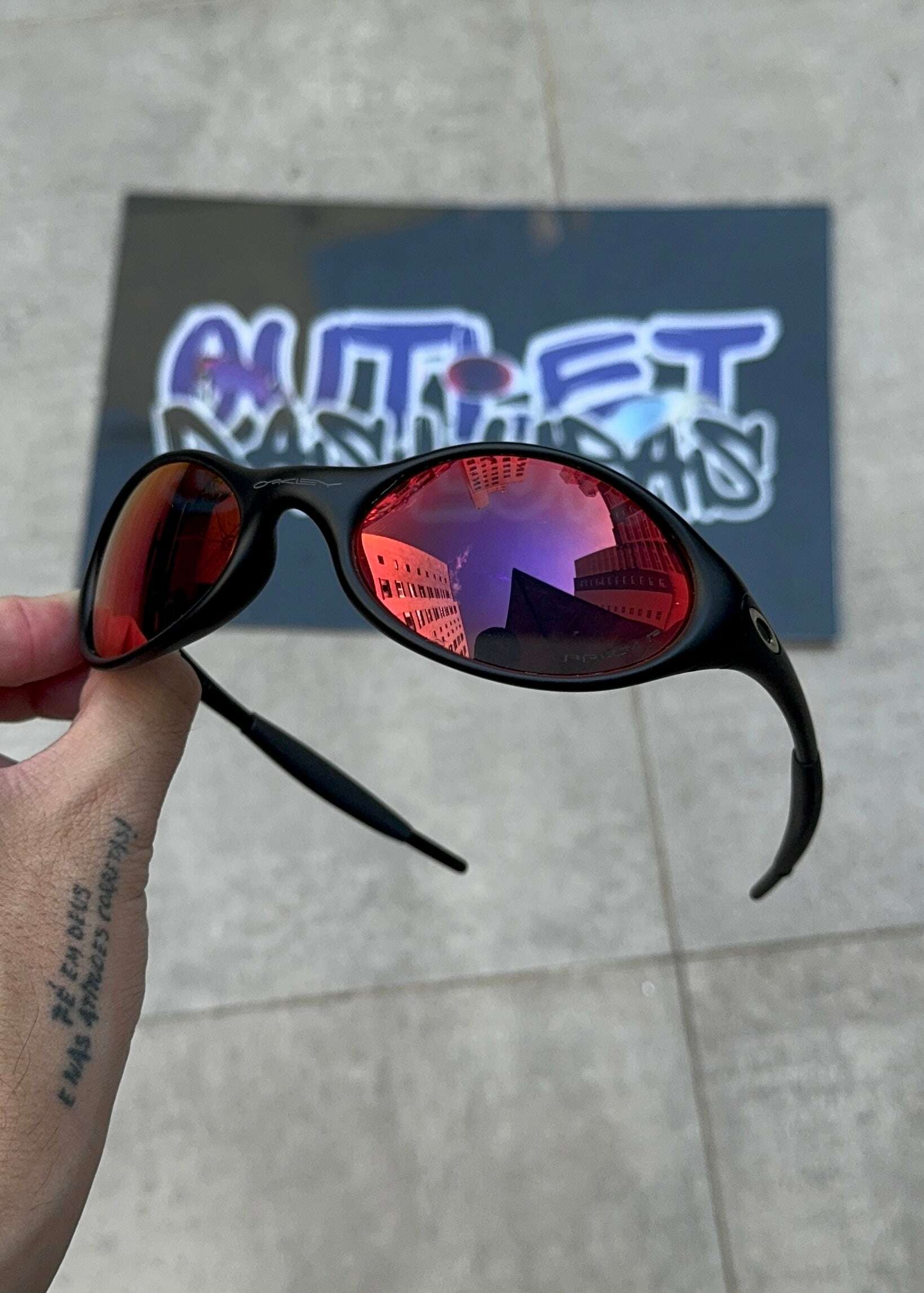 680B5498-6E67-438A-9F82-DDF75CE86951