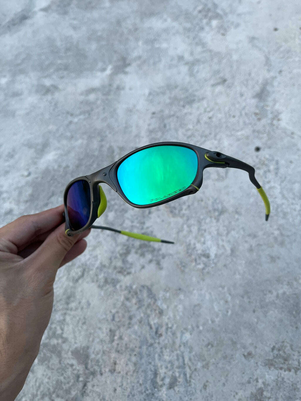 6F0C8535-74CD-469A-BCA3-50E99FF225CC