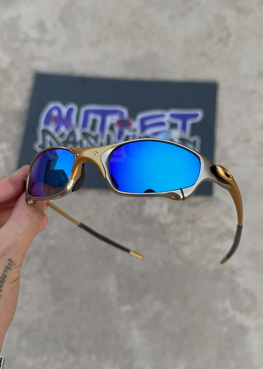 75AADFC8-ADAE-4574-A981-F02C2A942EFB