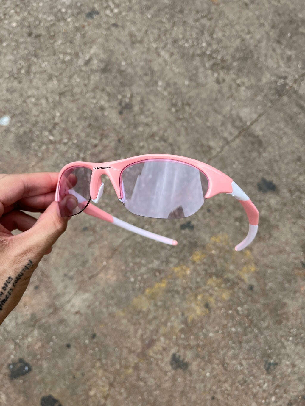 7D7CA1AC-B513-444E-92F0-359F6EF394A7