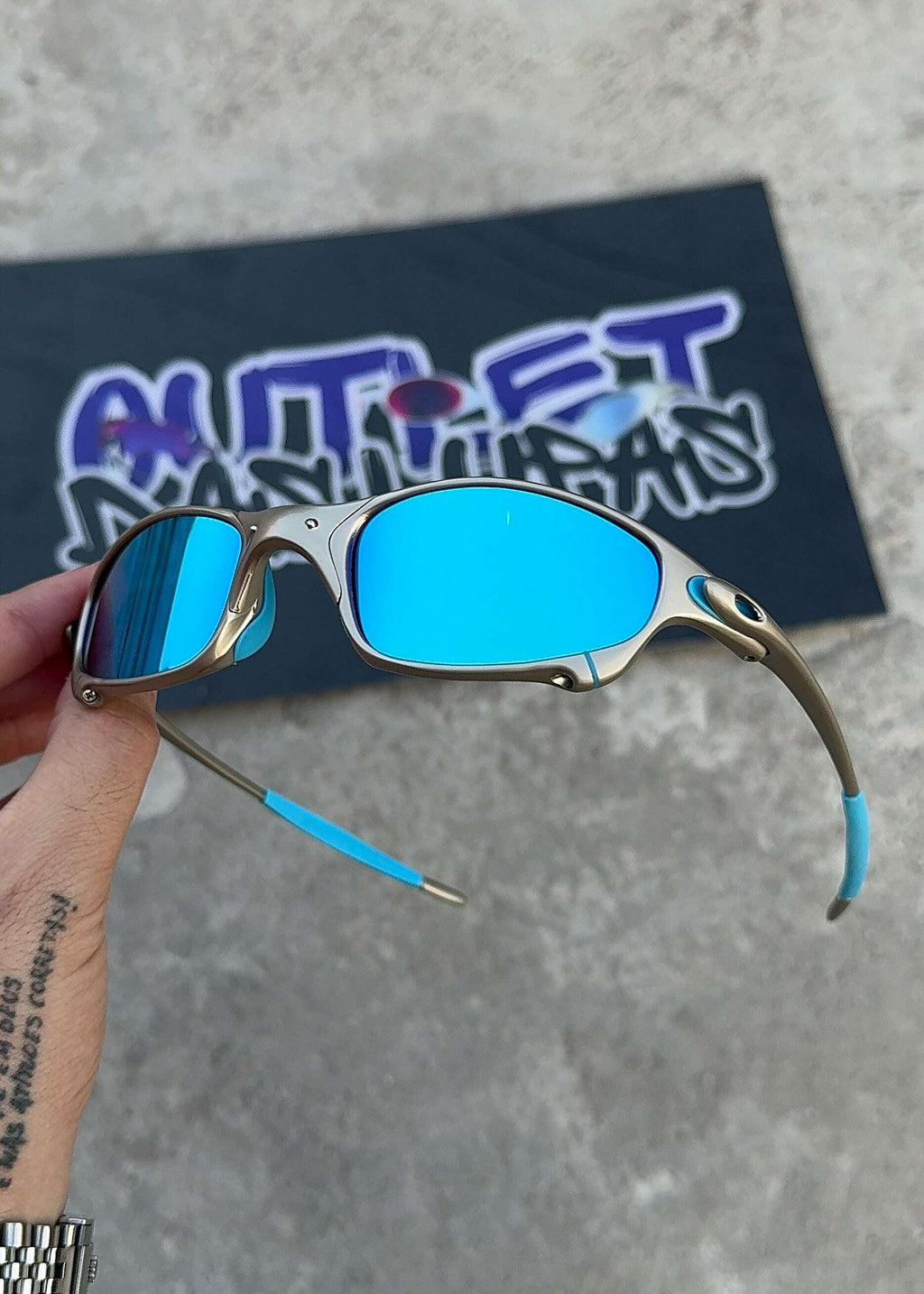 7EBB87A9-09C0-4DD1-8BE9-2D85DD964BBF