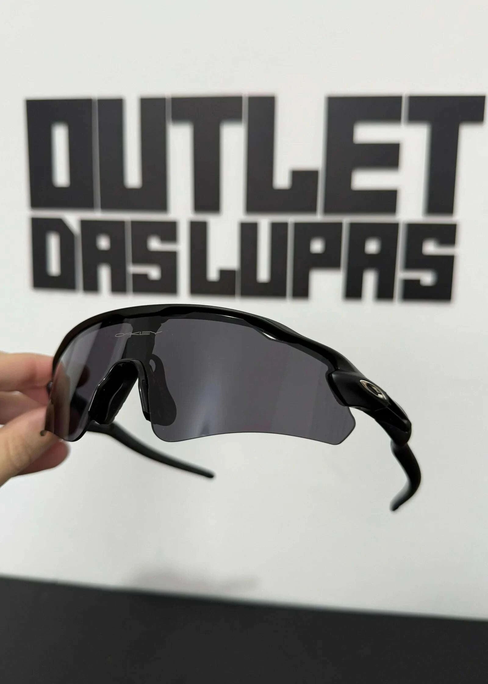 83B5E039-7037-41CA-96D1-635942C906E4