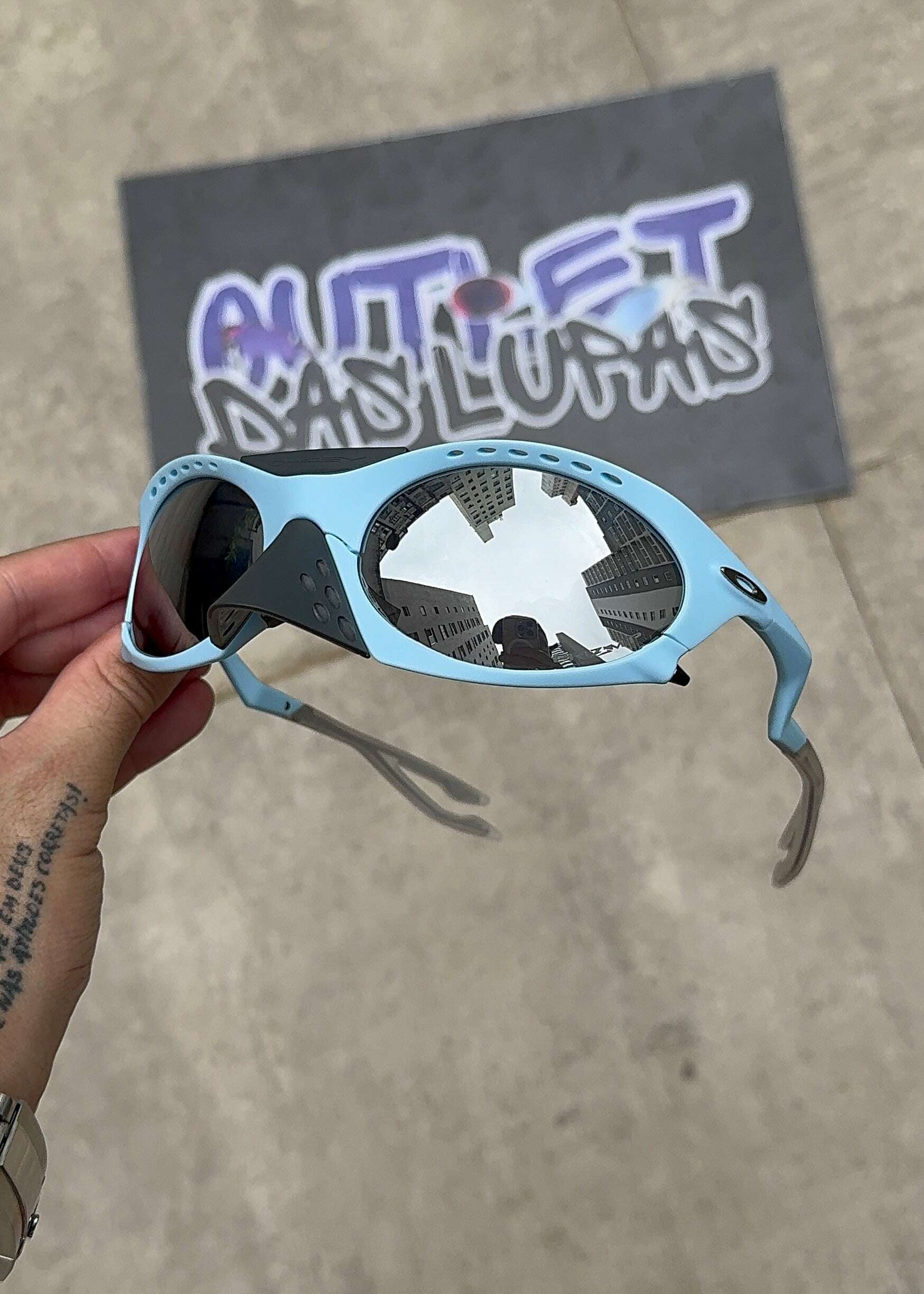 8C911756-BC89-4D20-B8B8-E08F614CA1A7