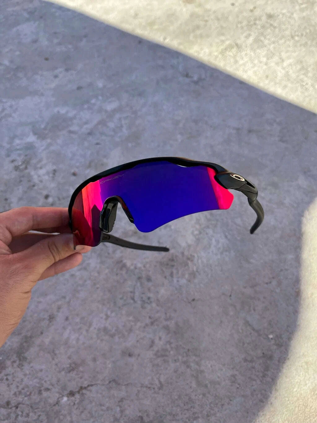 8CF45D12-A643-428C-8E7A-F779CE7724FF