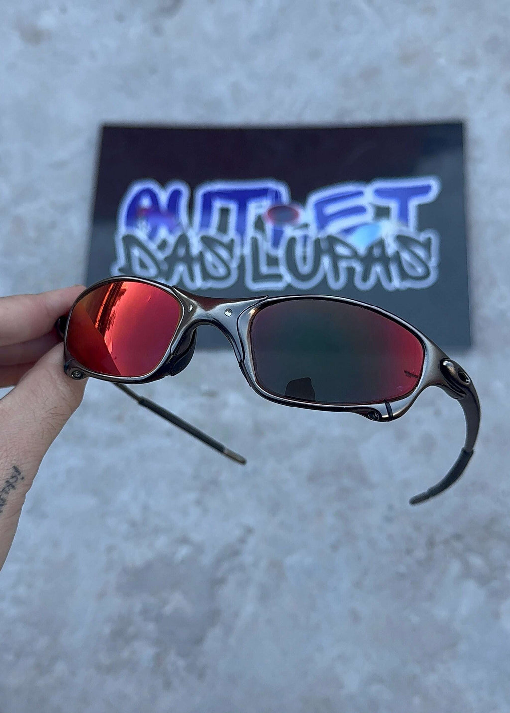 8F98F039-EA1F-485E-8C63-72E7BE5E2D35