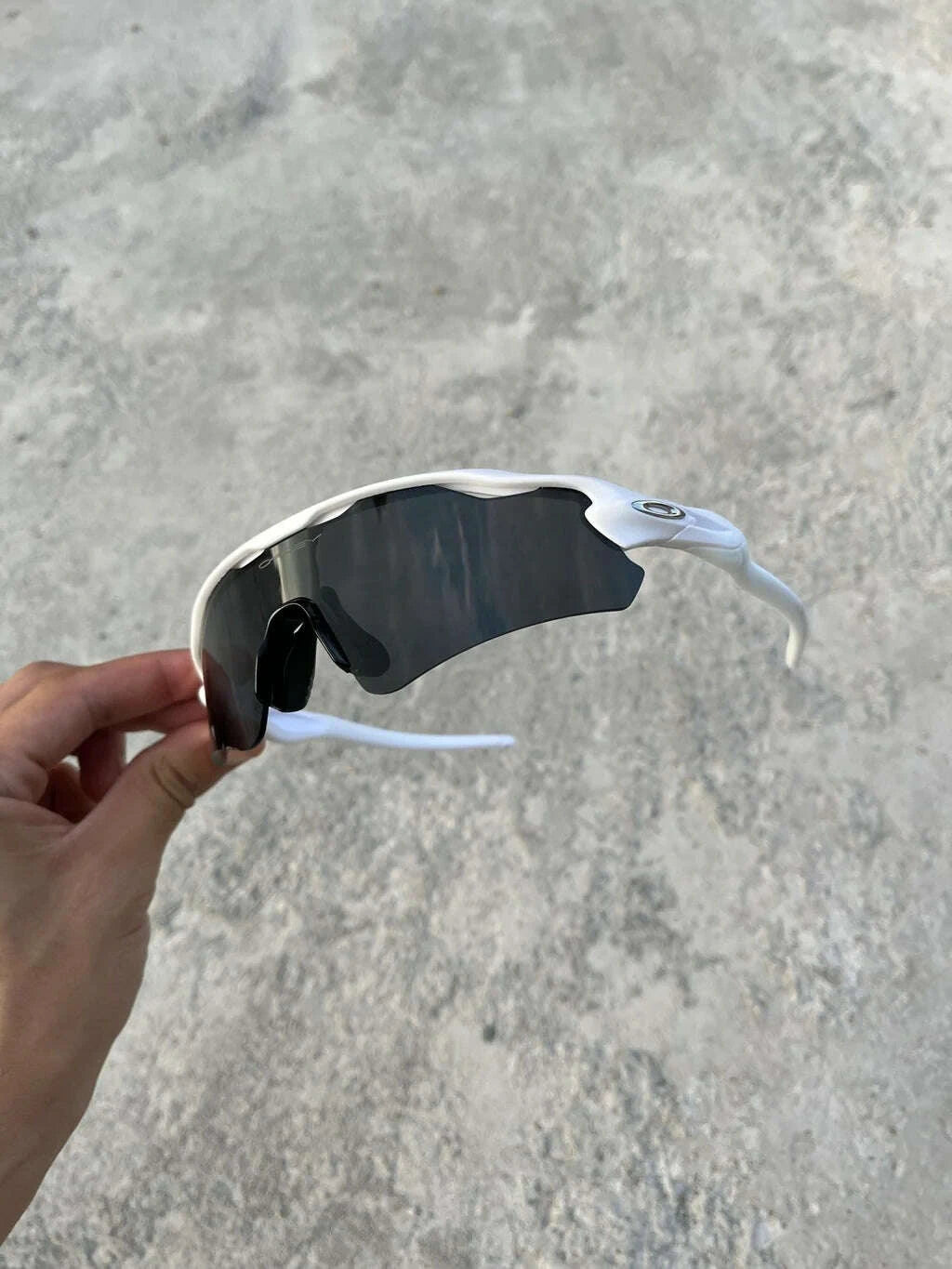 8FA2F338-A492-489D-B8A2-4DD9F3C09554