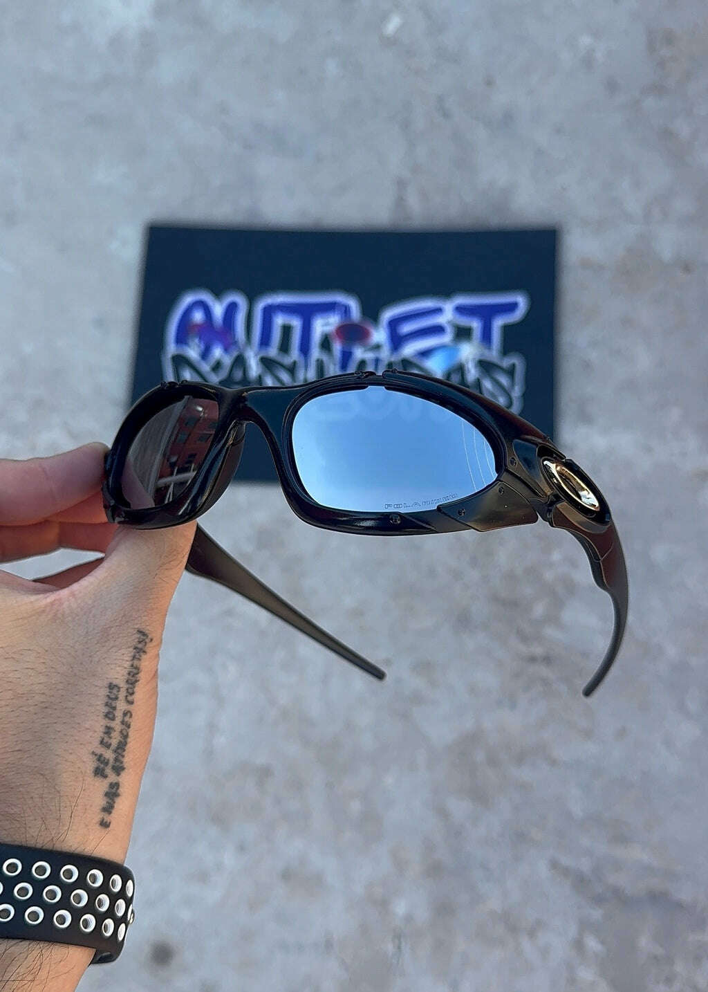 916F5485-ED0A-4E8F-BEF9-6A821FCD17E2