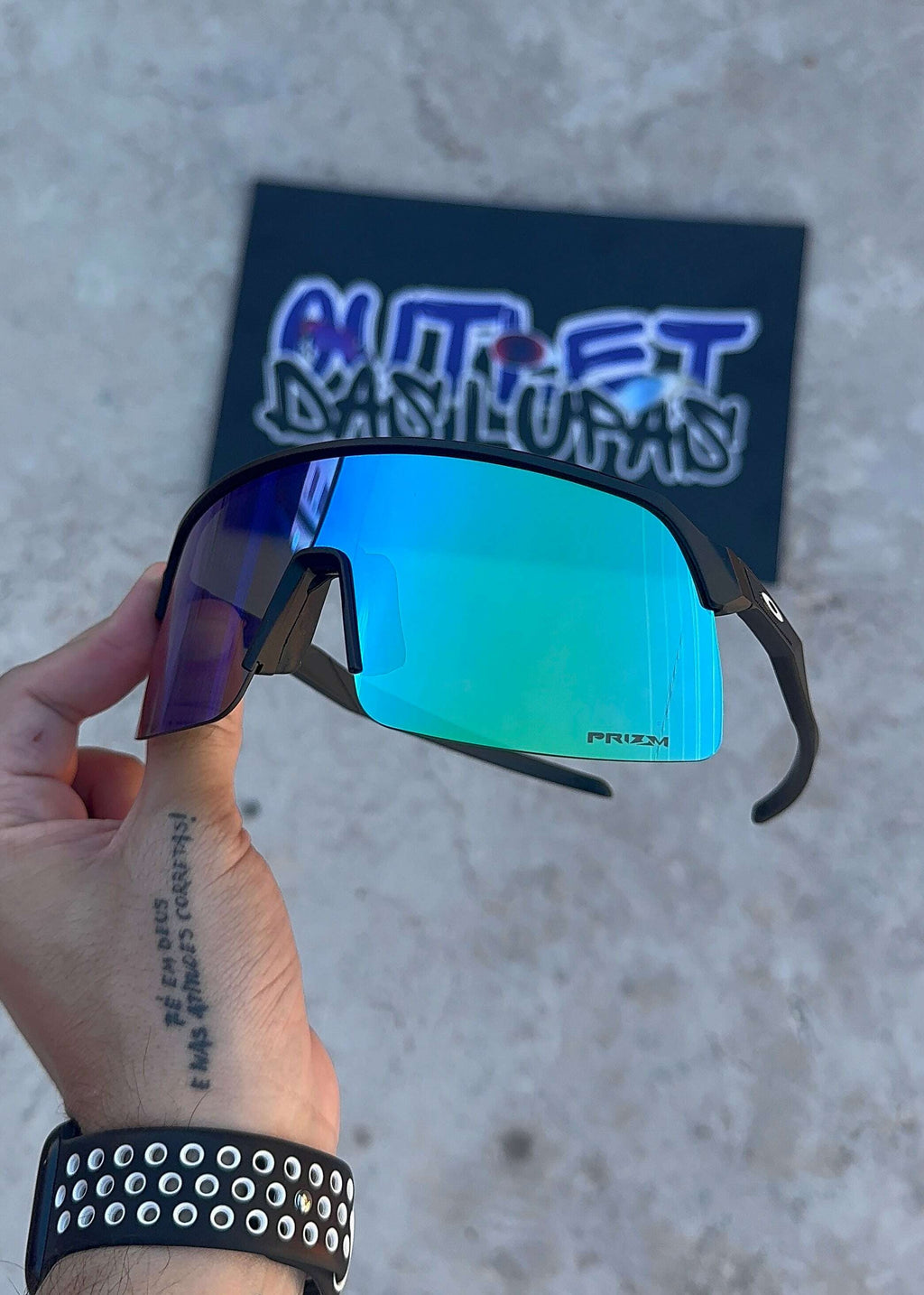 9B807855-7CE1-4AD7-A2D7-B1464F880267