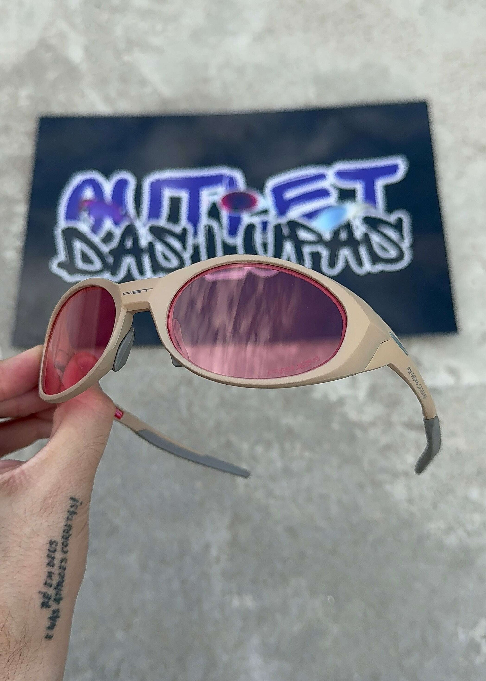 9C945810-C1E6-4890-A8A9-13B872871DEE