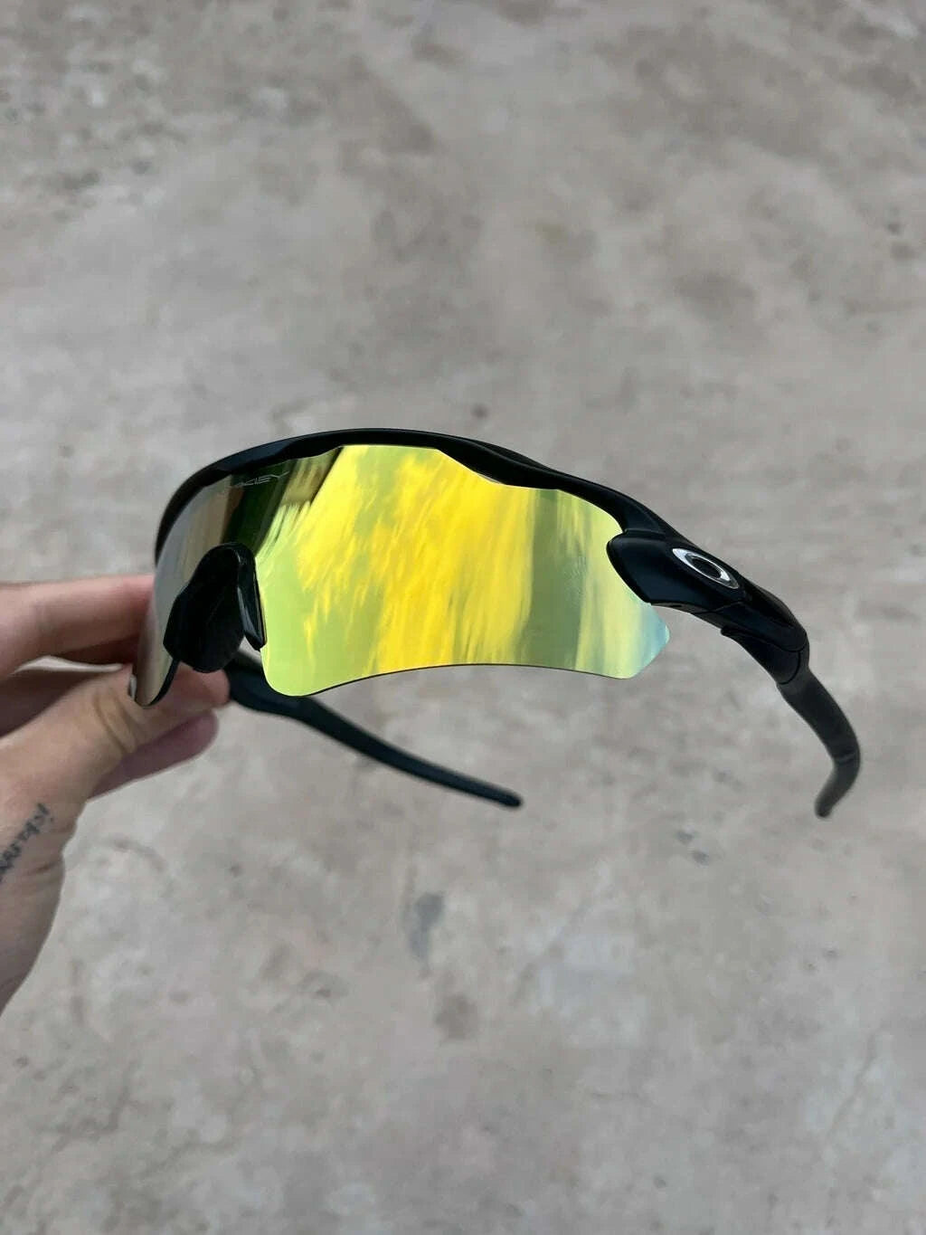 AA457E4F-7F01-48C2-AF98-7458077067CE