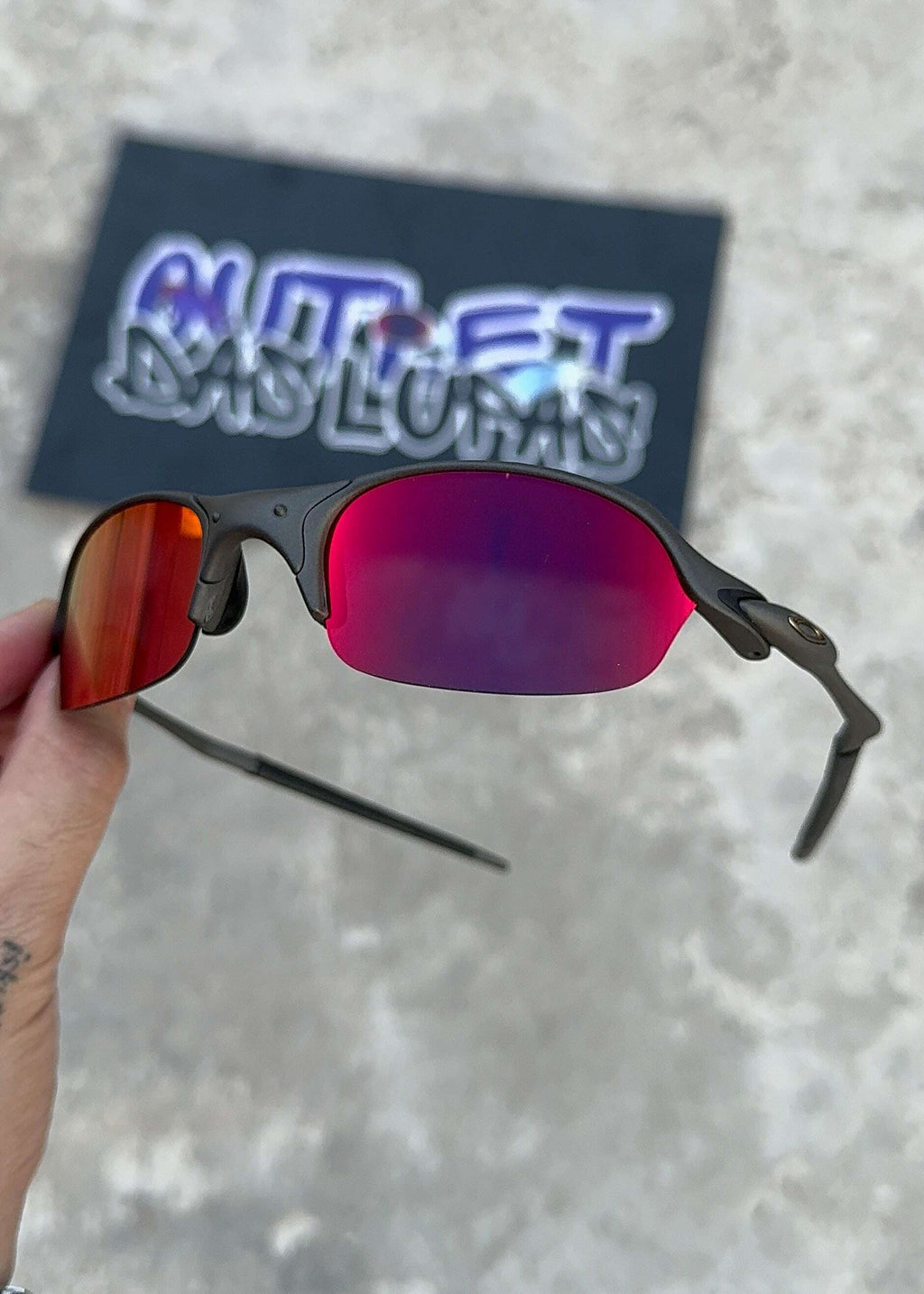 B0A9ACBB-355C-4A05-BC80-9D81DE65832E