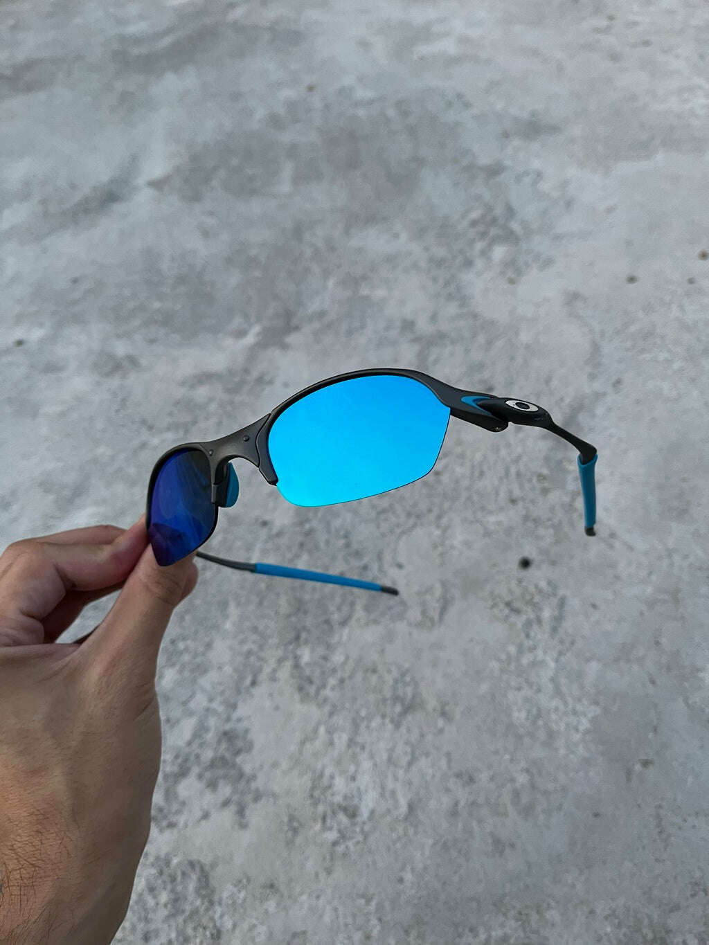 B8164367-40D8-4D9C-BDA7-CD04348D0BE8