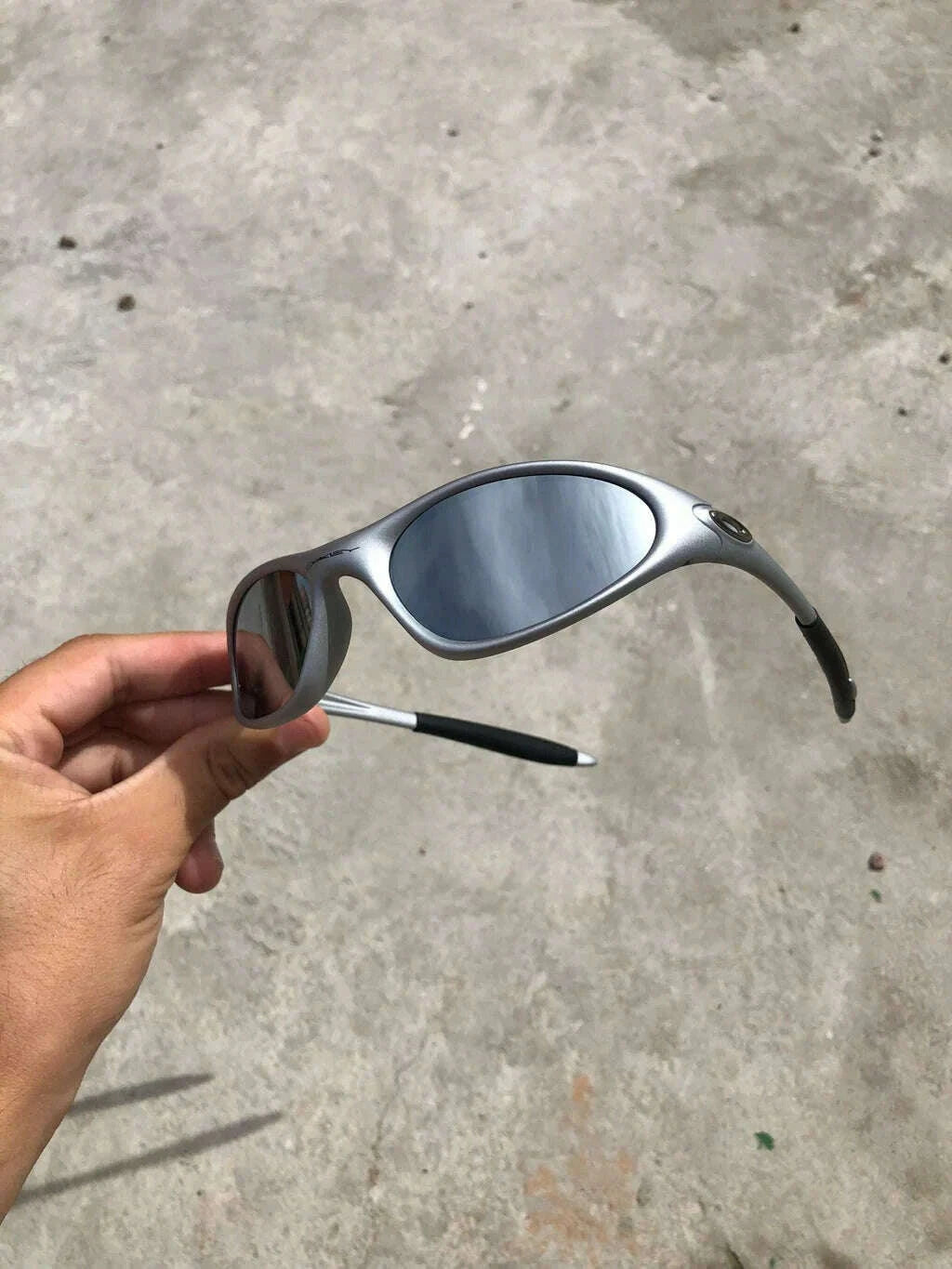 B8F7742E-8A68-485B-AF04-95C4A56C0BCF