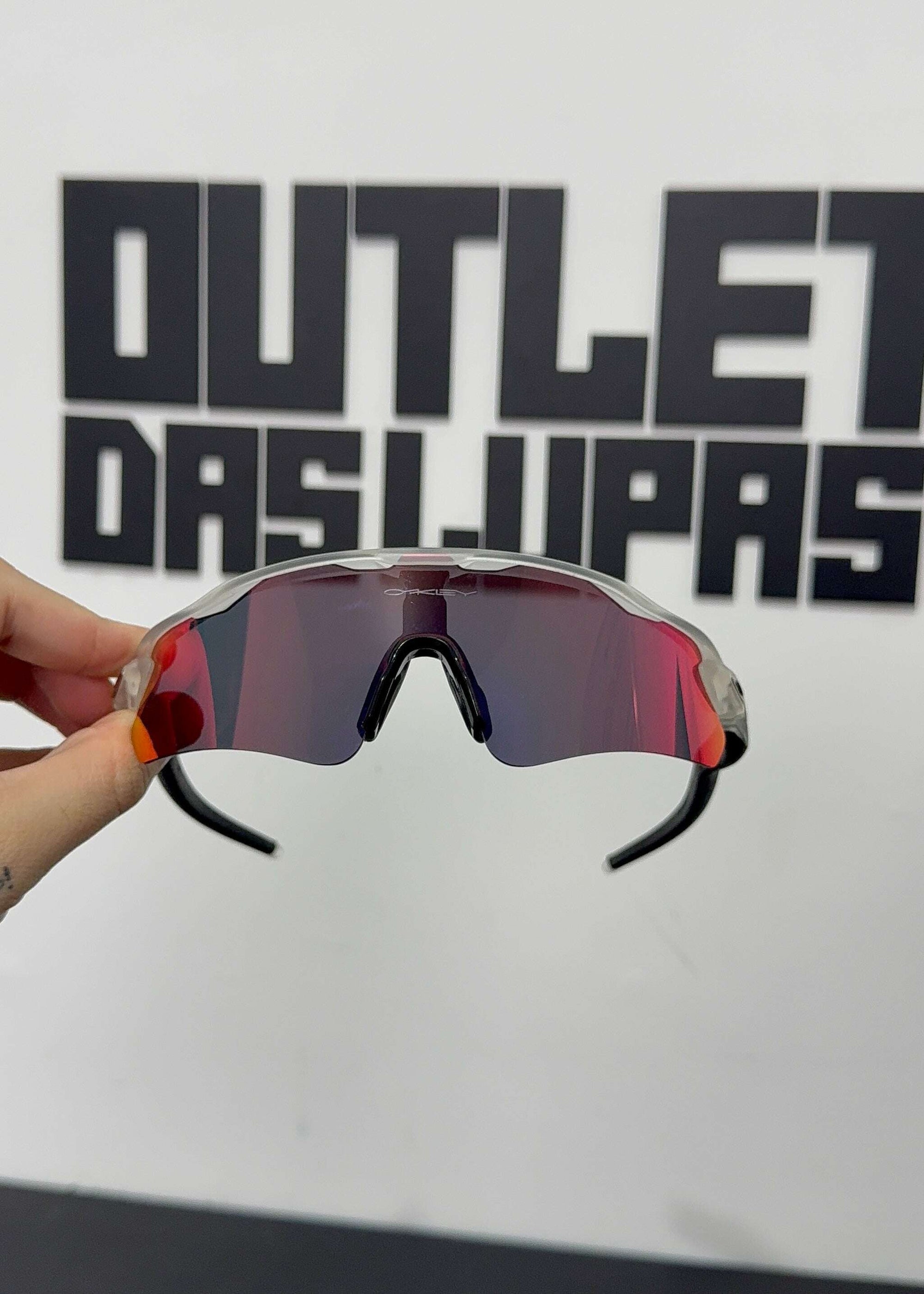 C025E073-DC74-4F5F-95B7-E1C30D42F658