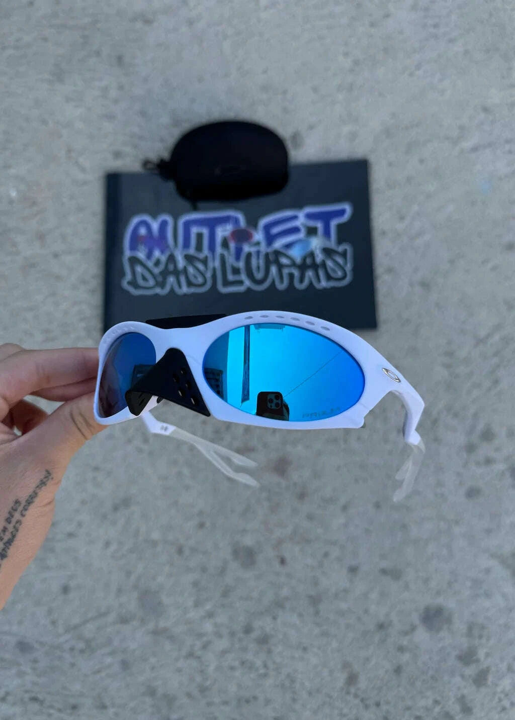 C6356F2C-4BC8-4663-A559-676E3B47E8E1