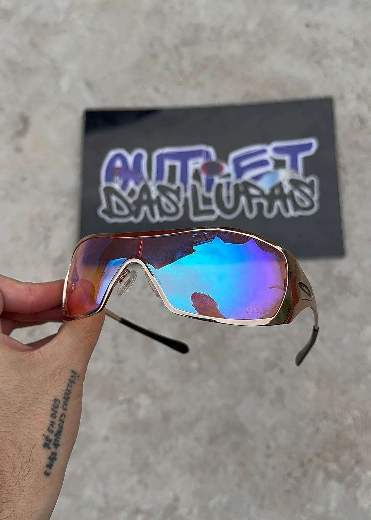 C77B319C-4E20-4E78-8FDF-F70BB1A401EB