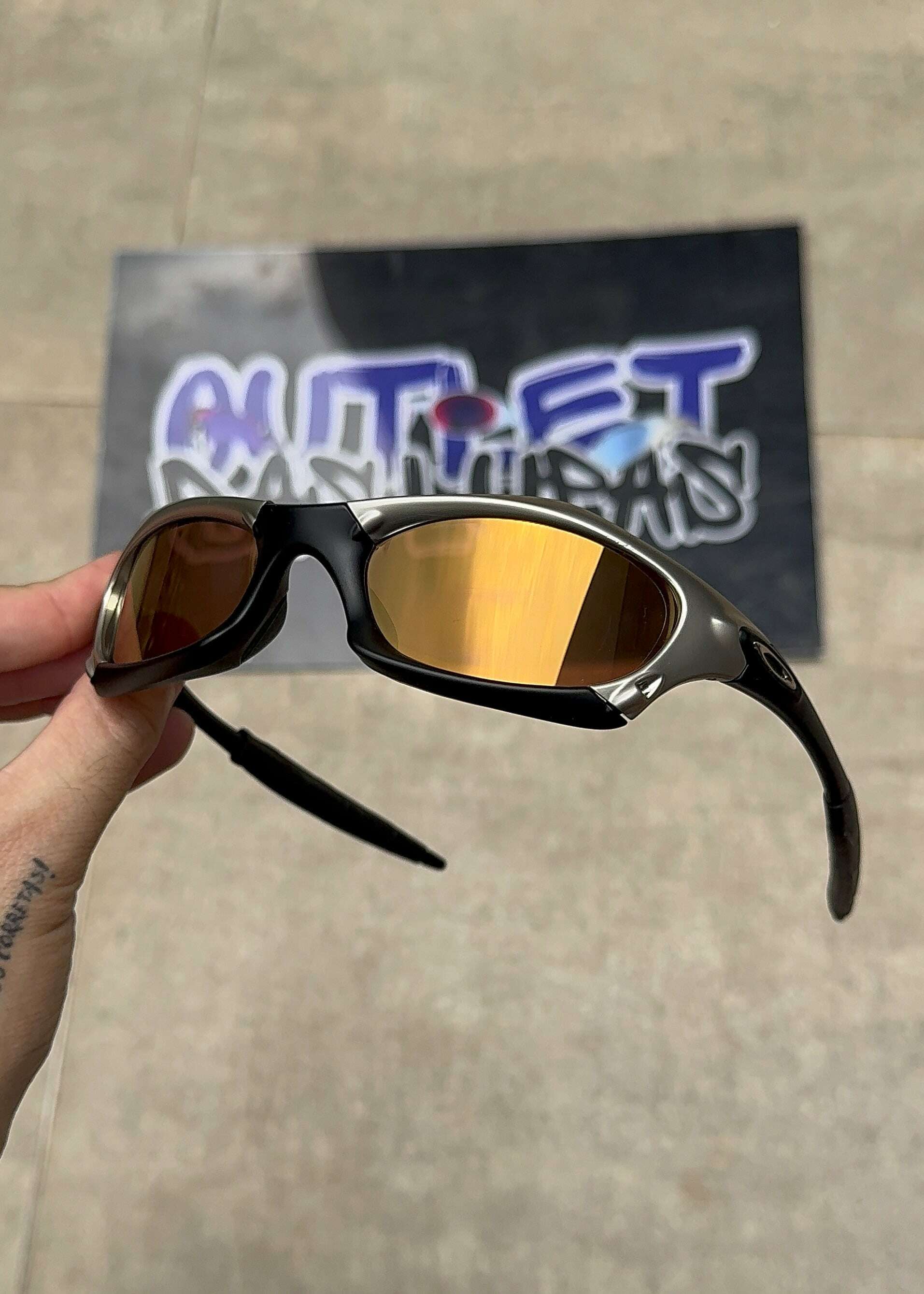 C9B1A665-C112-4B1E-AD92-BB86146F4035