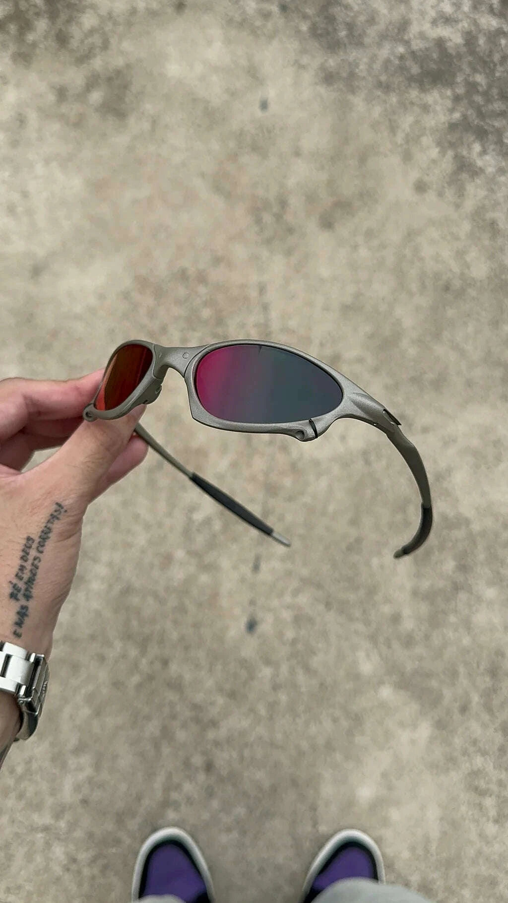 CEBE1C77-5A48-4244-BFB8-FFE54DA81719