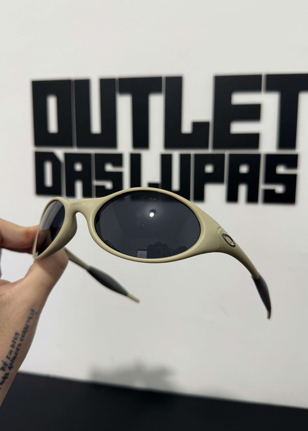 D502E02D-6980-417F-A6DC-8A4D7B35B0CA