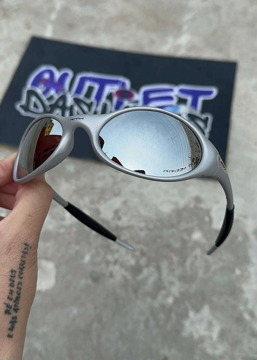 D8EEC2A4-79A5-461B-9E6B-54B018A00F18