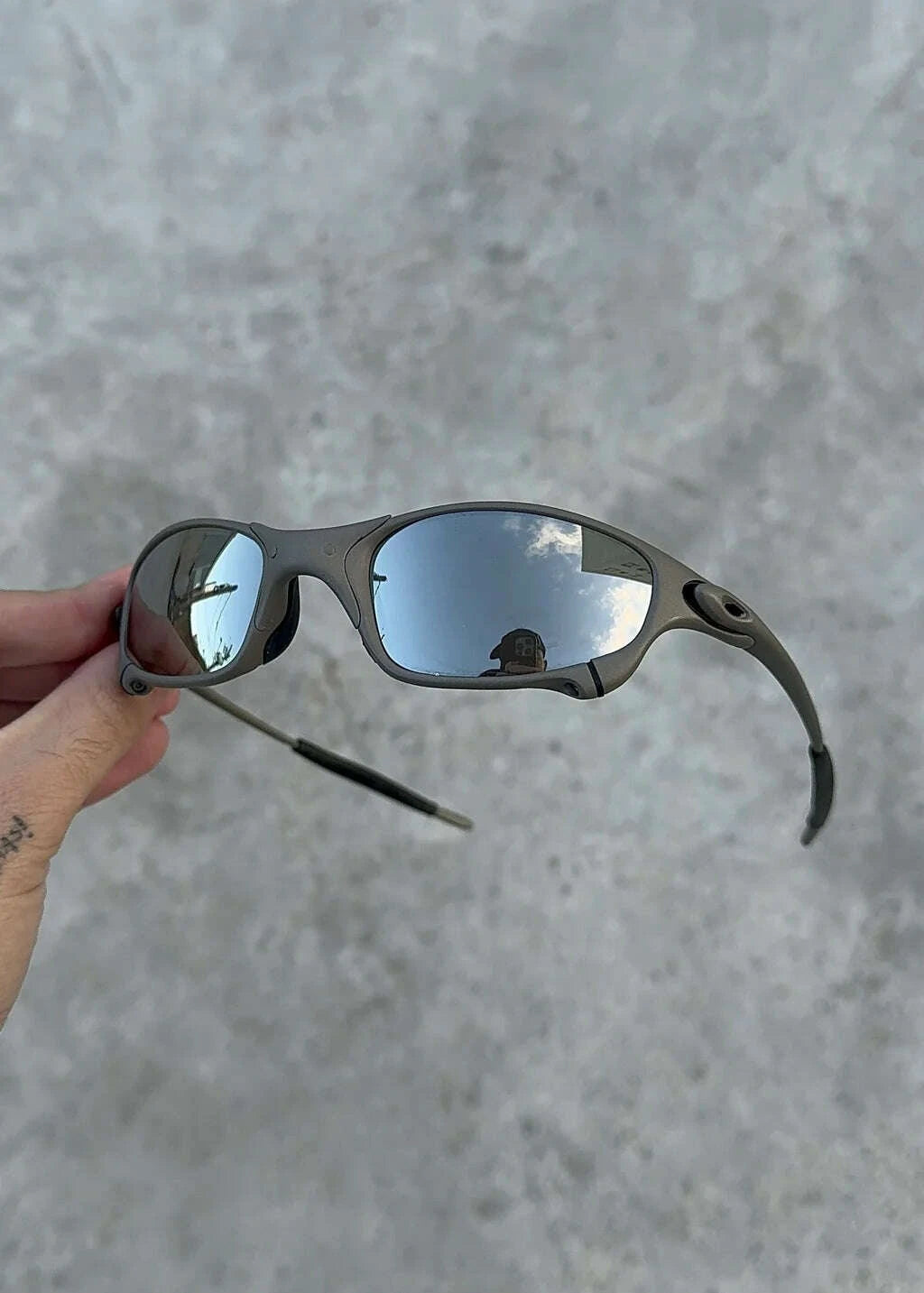 D9C874AE-872E-438E-BC17-FAC2D812054E