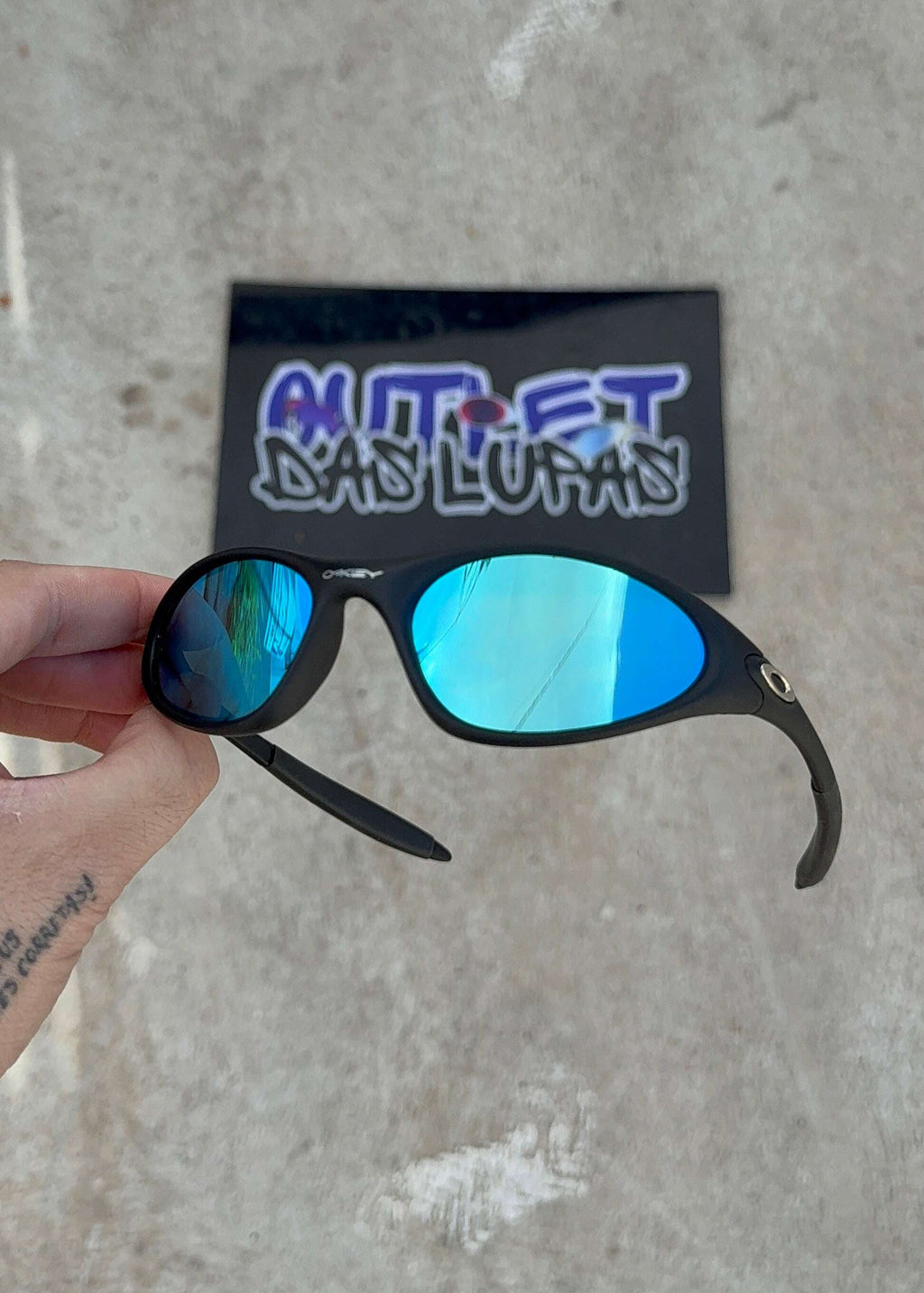 DD2B0501-C0E6-439E-8C4F-60EA550E55DA