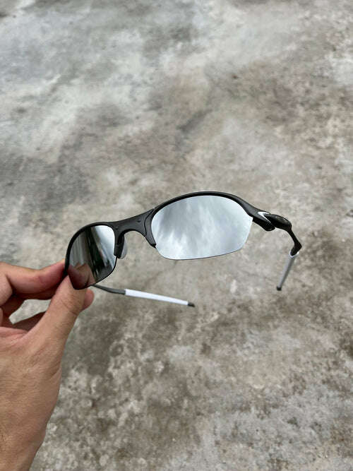 DDEF68FC-737F-4B25-AACF-ACAE46F5C659