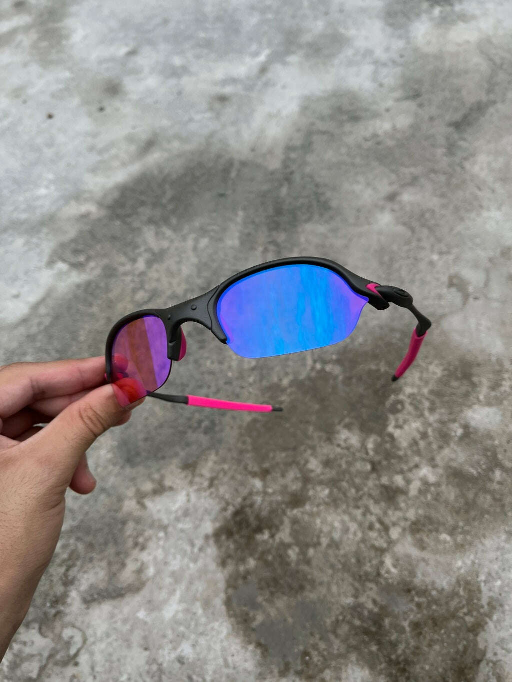 DE8C74EE-21B9-45F9-8B44-B3A5E1BCB7A3