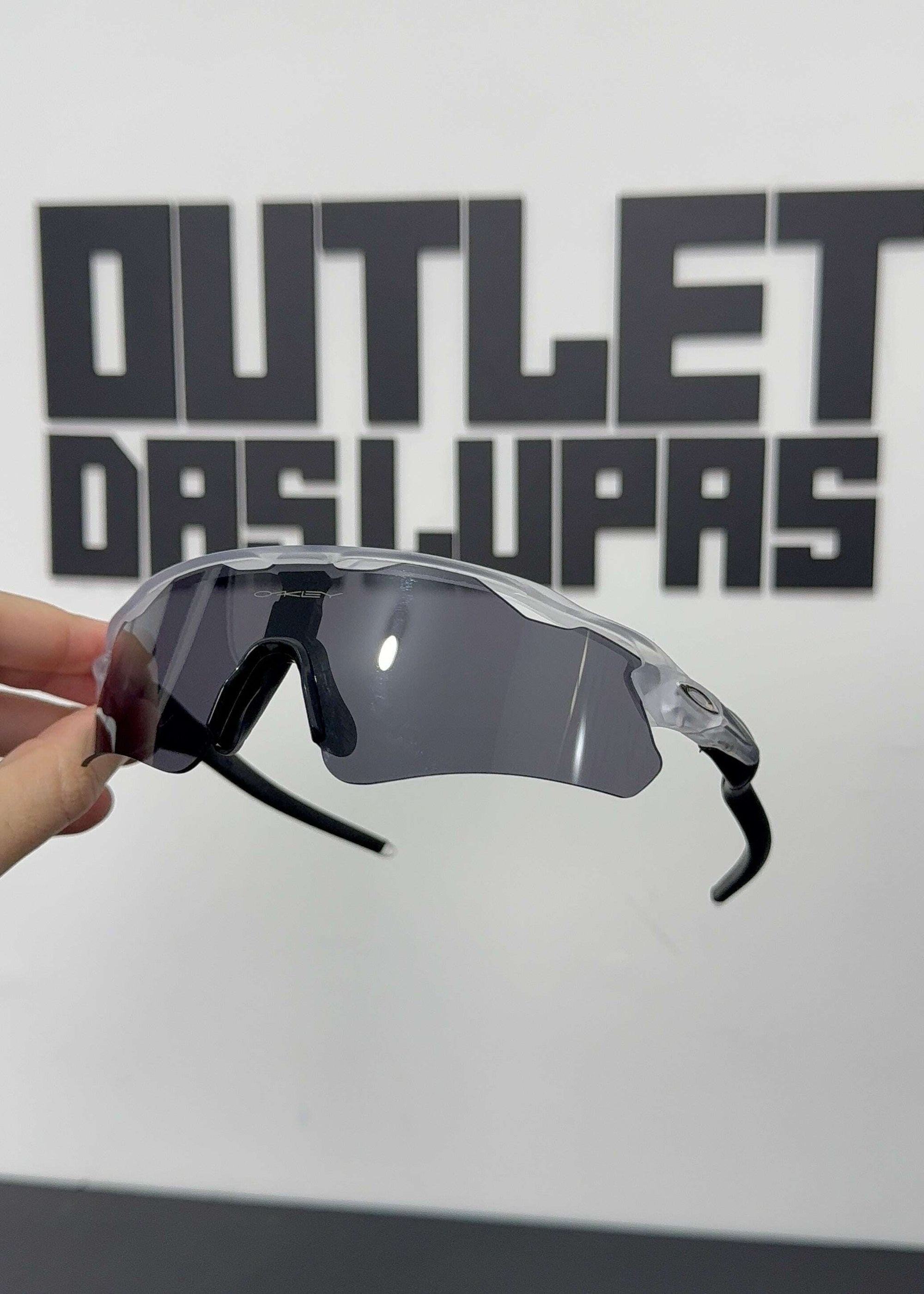 E722D1FE-6813-4F0A-99B5-48B1507274FE