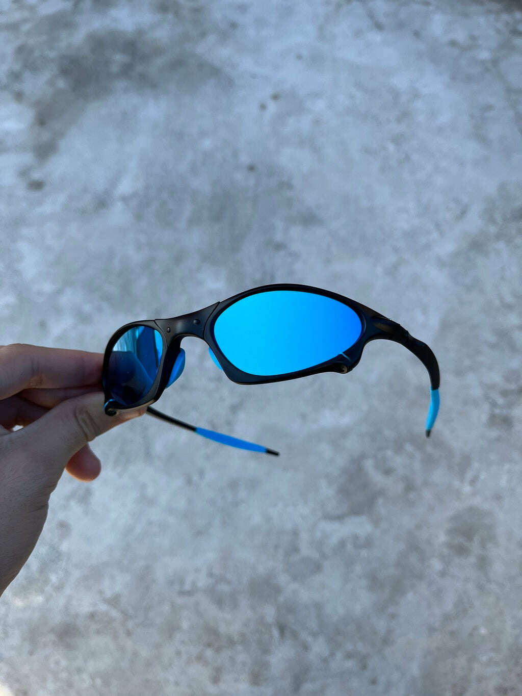 E986DBDD-90CD-46A3-884C-7B6B03DE36DE