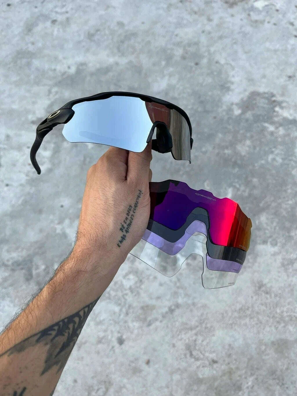 E9C01F5A-C46D-4703-8DCF-578596D69C71