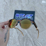 Gradient, Gold Café