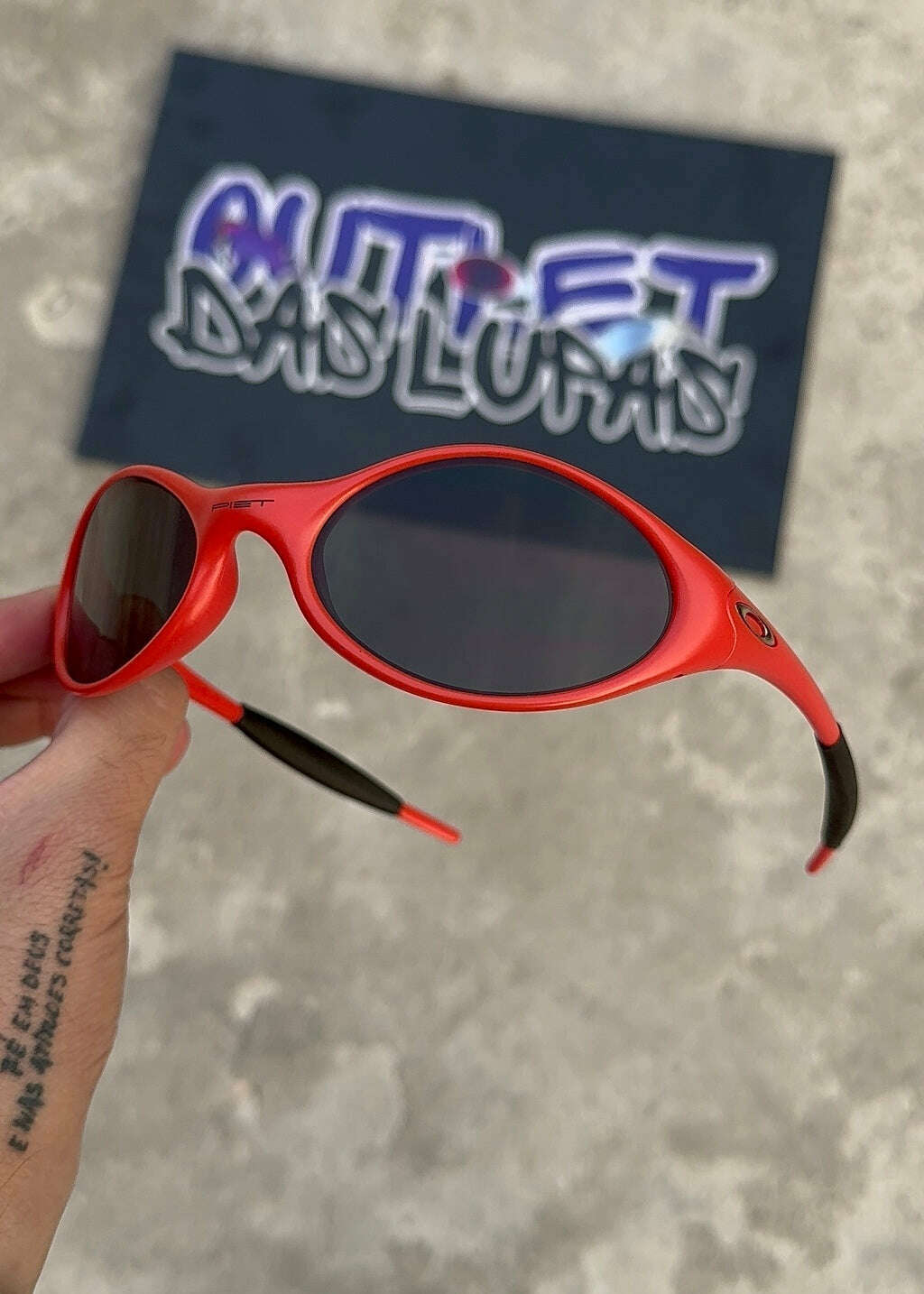 ED13CBFC-A4FF-4A85-BAC5-9FBC5EA16350