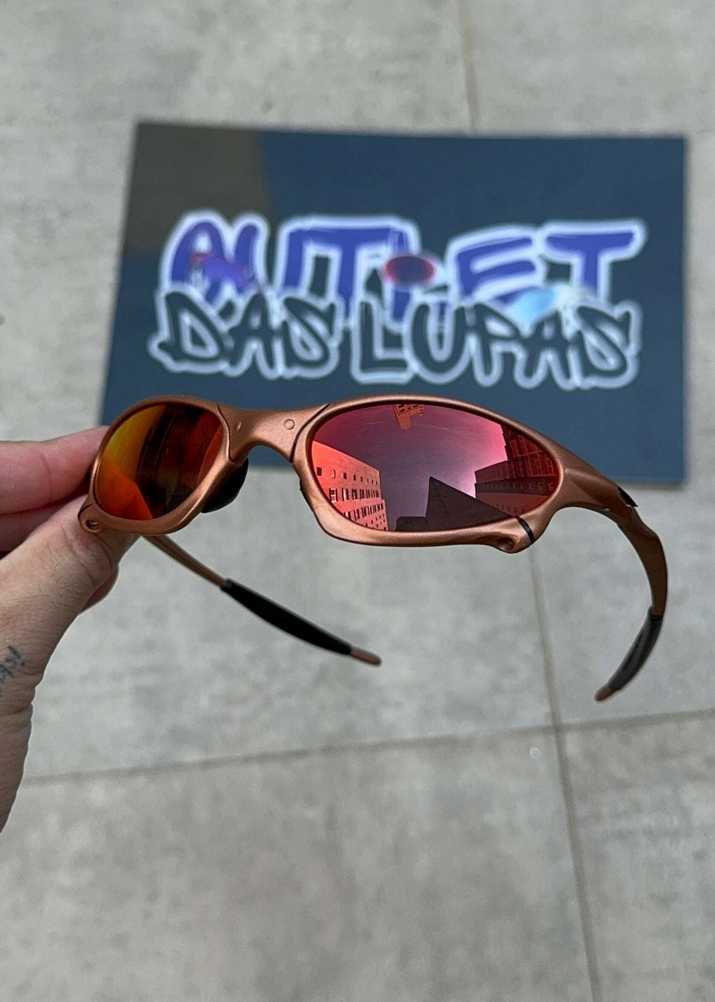 EDF1E6BA-0724-444F-82AA-6BFC79280315