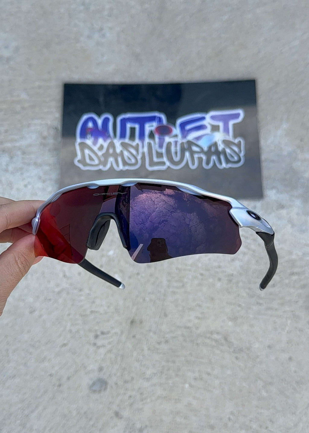 EF93E66E-0130-4E49-8D1A-F3290B1C2D45