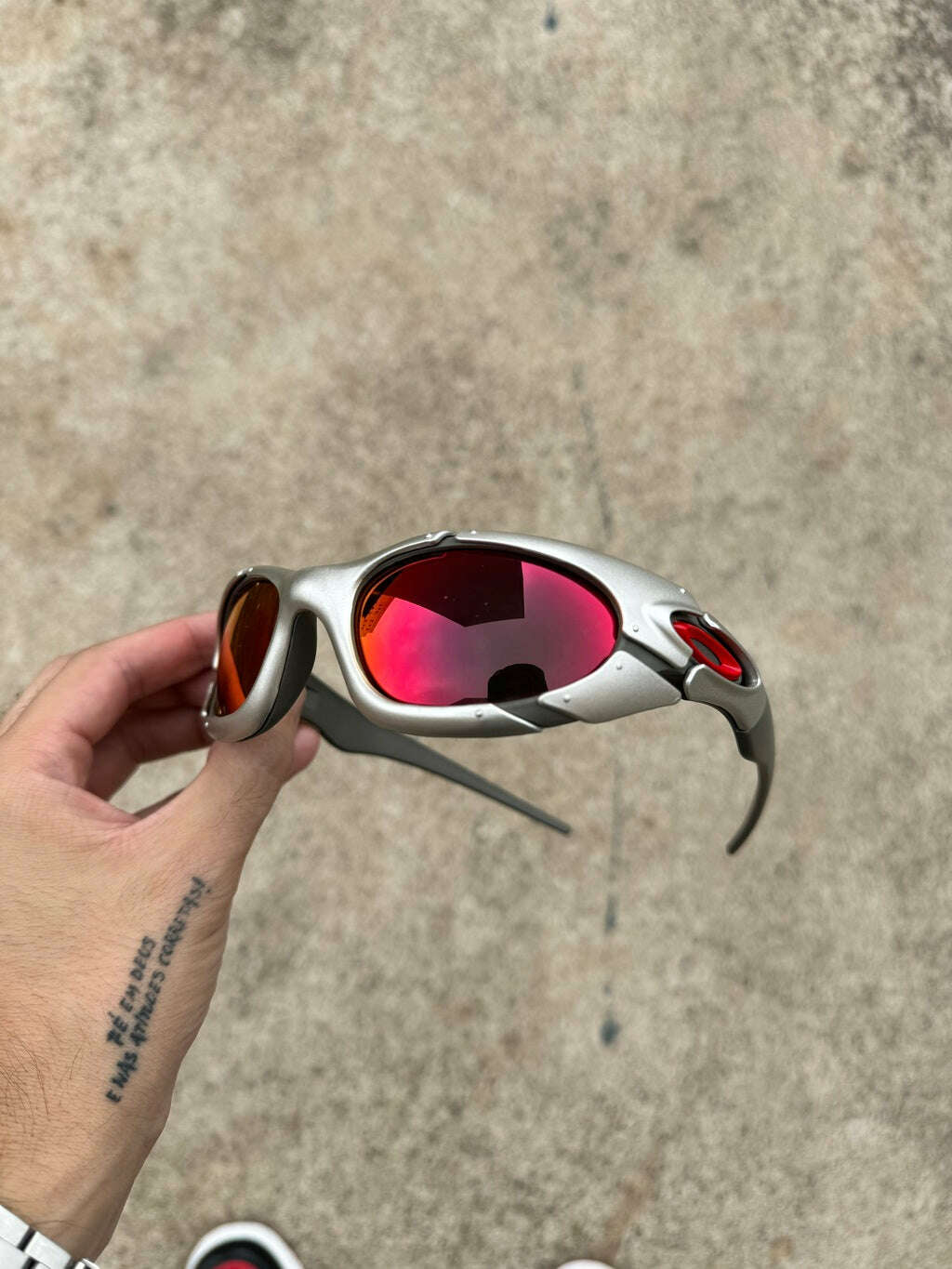 F12F73FF-B4B4-4006-A6D1-80D03A07A55D