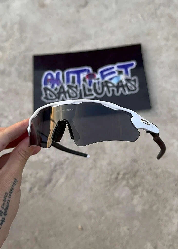 F3B846C0-9CD6-4055-849E-F26B5D182670